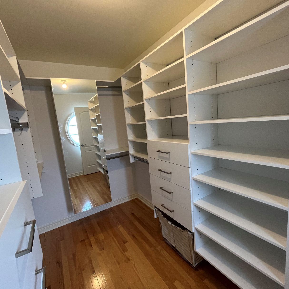 Image https://grgagnon.p3f.dev/limportance-de-la-fonctionnalite-dans-la-conception-de-garde-robes-sur-mesure/